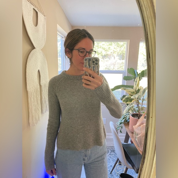 ❤️Sold❤️ Jenni Kayne | Heather Grey 100% Cashmere Sweater - Picture 3 of 11